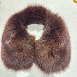 Luxurious Brown Fur Collar